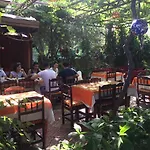 Uygar Φετιγιέ
