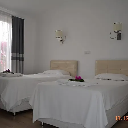Uygar Hotel 3*