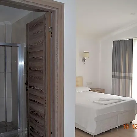 Uygar Hotel 3*