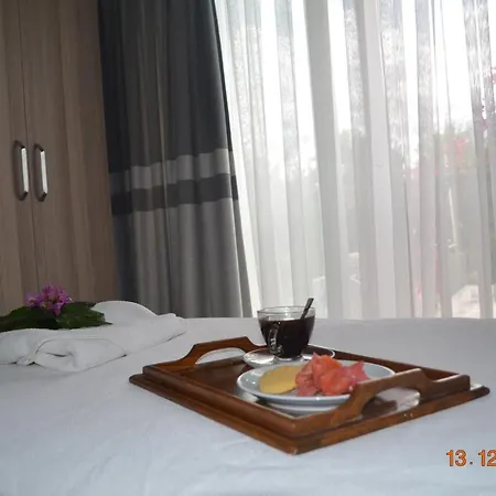 Uygar Hotel 3*